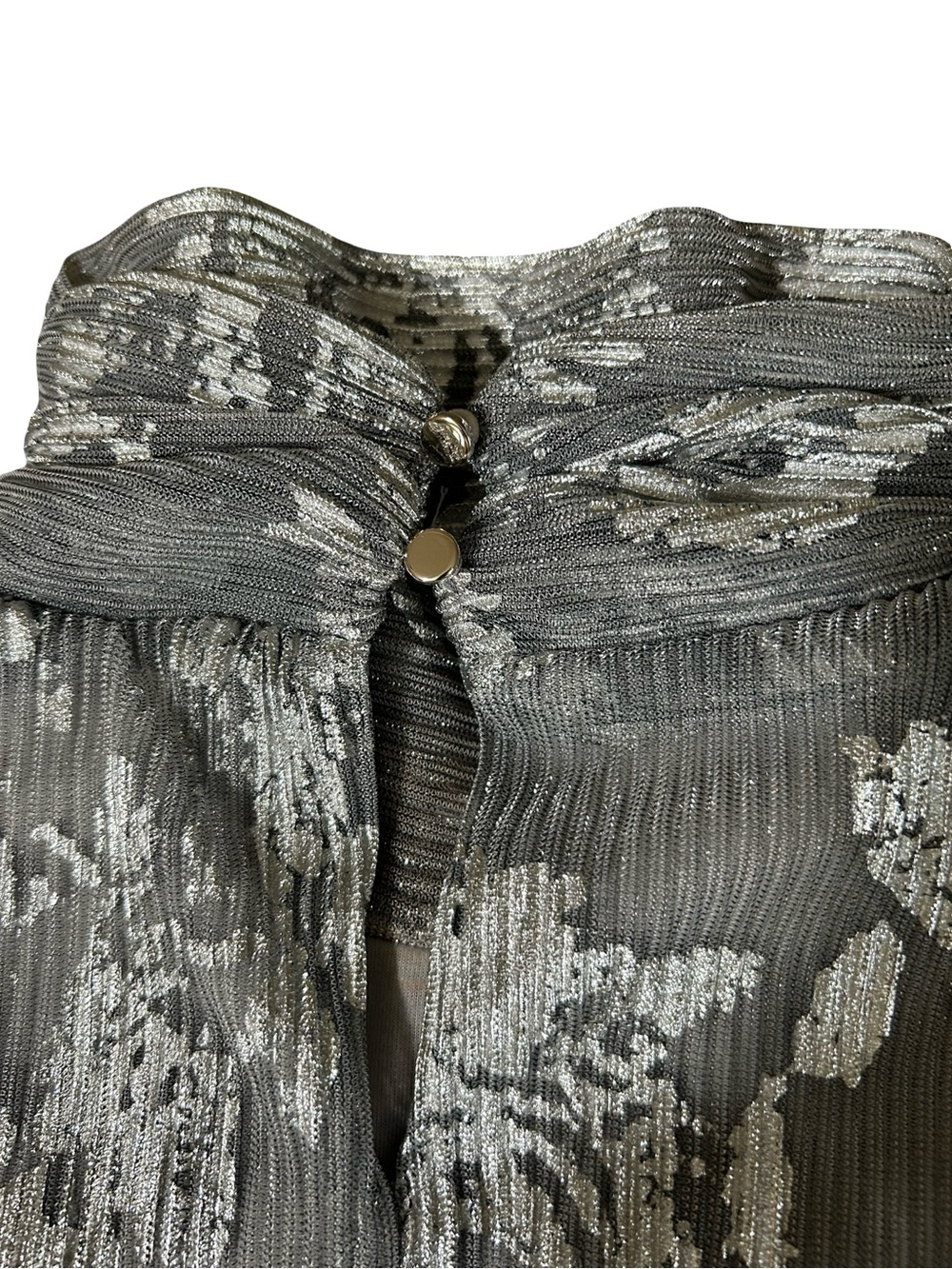 Joie Metallic Floral Pleated Blouse Top Gray Silver High
Neck Long Sleeve
Size L - Picture 6 of 9